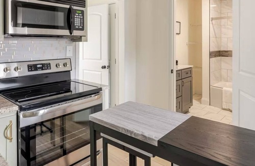 Parkridge House | Tranquil 2-bedroom house in Knoxville with WiFi & great backyard space to enjoy