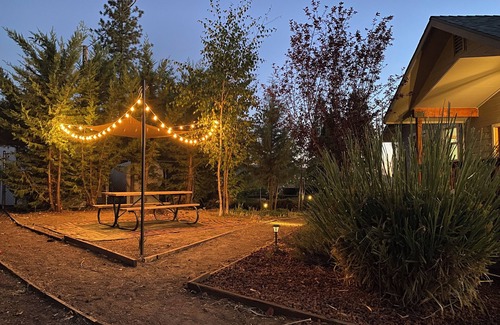 Oakhurst House | Tranquil 2-bedroom house just 1.5 miles from bass lake,CA