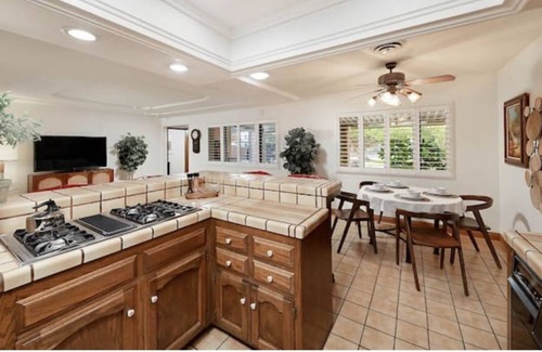 Bakersfield House | Tranquil 2 bedroom 2bath home