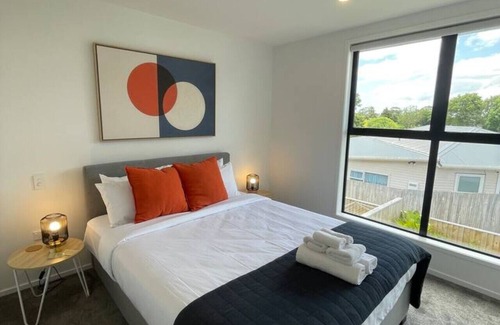 Henderson House | Tranquil 2BR House on Te Kanawa Crescent