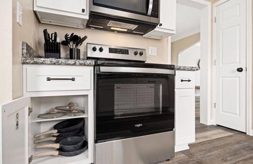 Peoria House | Tranquil 3-Bed Retreat: Sleeps 7