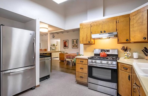Mission Canyon Cabin | Tranquil 3 bedroom 2 bath house with Central AC