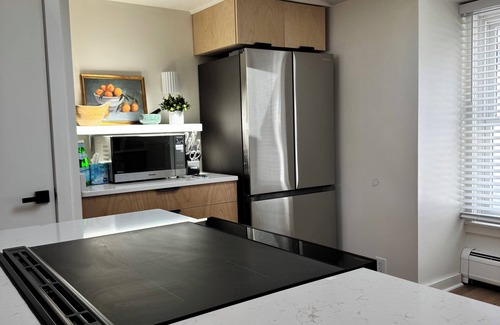 South Woodstock Condo | Tranquil 3-bedroom 2-bath Pet-Friendly condo EV charging in charming Woodstock