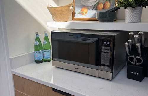 South Woodstock Condo | Tranquil 3-bedroom 2-bath Pet-Friendly condo EV charging in charming Woodstock