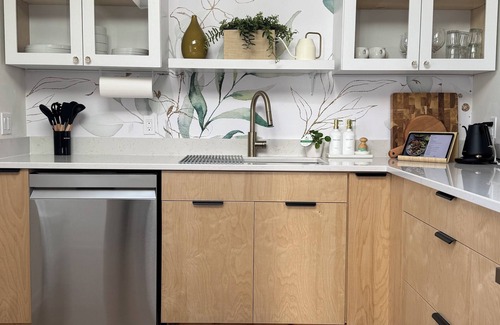 South Woodstock Condo | Tranquil 3-bedroom 2-bath Pet-Friendly condo EV charging in charming Woodstock