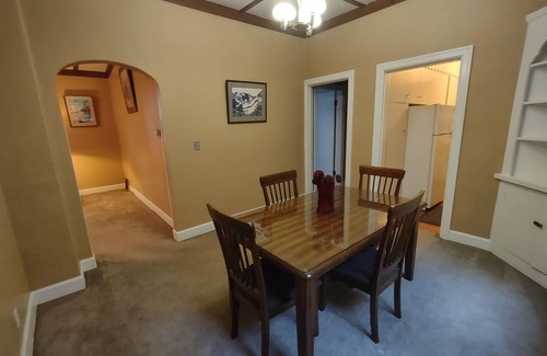 Buckman Neighborhood Apartment | Tranquil 3 bedroom apartment in Portland