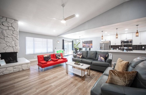 Summerlin House | Tranquil 3-bedroom house in vibrant Las Vegas, close to Fremont Street