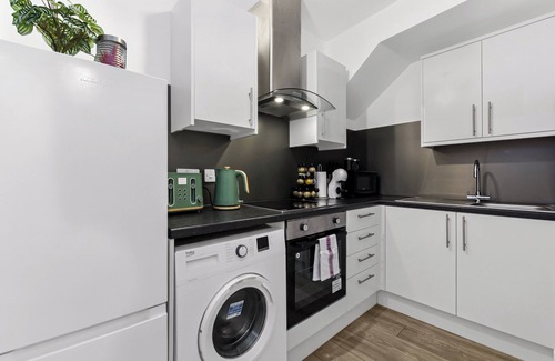Canonbury House | Tranquil 3 BR Escape: For Families or Groups