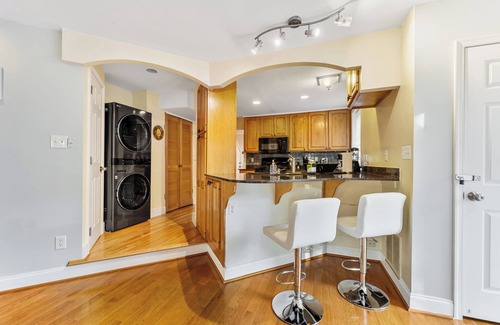 Arlington House | Tranquil 3BR/2.5ba house with 4 beds for 7/Patio/BBQ & Gaming Room/15 mins to DC