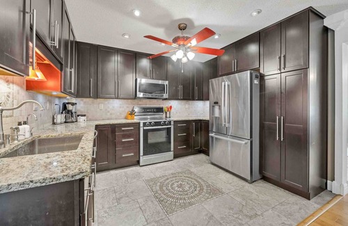 Lake Lorraine Apartment | Tranquil 3BR Family Home in Shalimar Near Water