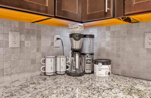 Lake Lorraine Apartment | Tranquil 3BR Family Home in Shalimar Near Water