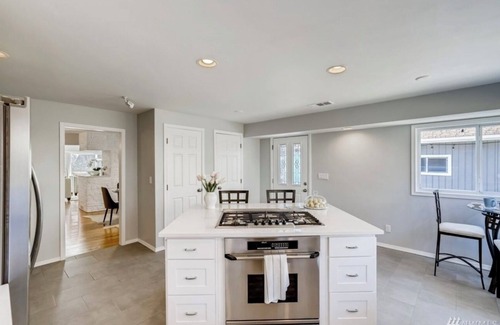 Renton House | Tranquil 4-bedroom house with WiFi close to SeaTac