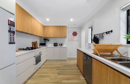 Pyrmont House | Tranquil 4BR3BA Harborside Retreat by Palm&Vine