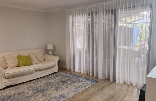 Yanchep House | Tranquil 5-bedroom house, less than a 10 min walk to the famous Yanchep Lagoon