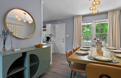 East Raleigh House | Tranquil and comfy 4-bedroom house- games, grill, yard in Raleigh!