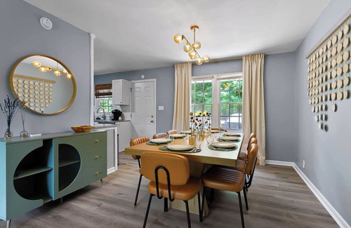 East Raleigh House | Tranquil and comfy 4-bedroom house- games, grill, yard in Raleigh!