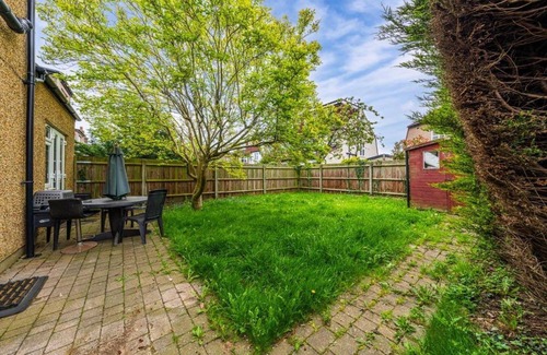 High Barnet House | Tranquil and Lovely 5 bed House in Barnet