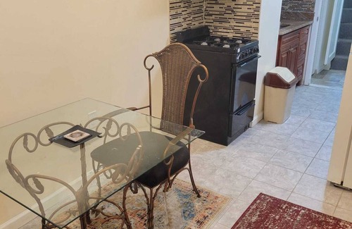Queens House | Tranquil and Peaceful Location in the heart of Queens!