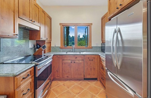 Covenant House | Tranquil and Private Guest House on a beautiful estate