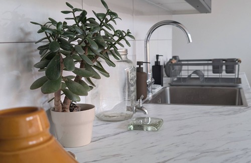 Stratford Apartment | Tranquil & Bright by The Canal
