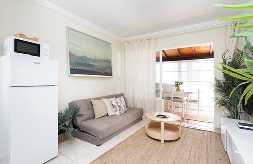 Poris de Abona Apartment | Tranquil Coastal Escape, Porís de Abona