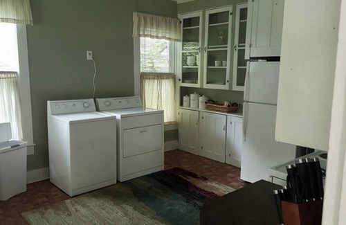 Greenwich House | Tranquil Country Home with Small Town Charm