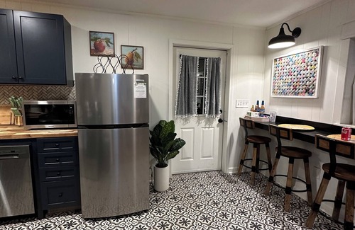 Gatlinburg - Pigeon Forge Cottage | Tranquil Creekside Cottage with Pool, Wi-Fi, Creek, Hot TubnSmall Dogs Ok