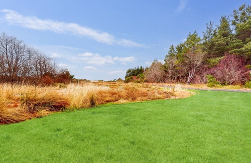 Grayland Condo | Tranquil dog-friendly condo with hot tub, kitchenette, fireplace, dune views