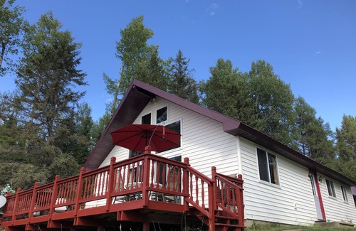 Cornell Cottage | Tranquil Escanaba River front cottage, newly renovated, great fishing!