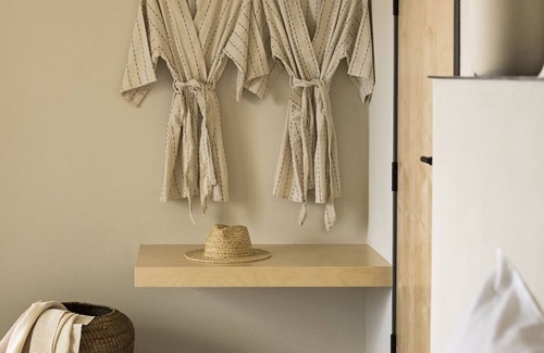 Downtown Palm Springs Hotel | Tranquil Escape! Stylish 2BR Suites, Onsite Pool, Hammocks & Bike Rentals