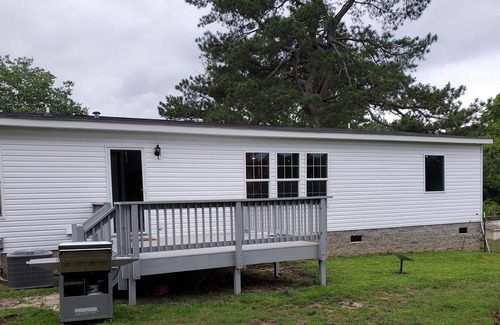 McCain House | Tranquil Farmhouse near Lake Jordan