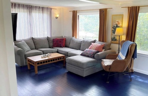 Brooksville Other | Tranquil farmhouse with WiFi in charming Cape Rosier