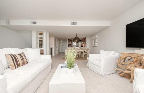 Litchfield by the Sea House | Tranquil Getaway 2BR Ocean Views Onsite Amenities