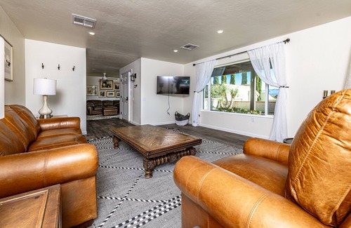 Green Valley House | Tranquil Green Valley Getaway, Hike, Relax & Spot Rare Birds!