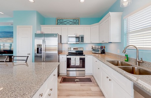 Gilchrist House | Tranquil Gulfside escape with deck, W/D, & amazing views - near beaches & trails