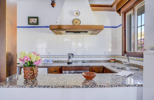 Conil de la Frontera House | Tranquil Home Casa Villanueva 2 with Private Pool, Terrace, Garden & Wi-Fi