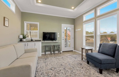 Owens Cross Roads House | Tranquil Haven by Green Mountain - Petite Retreat