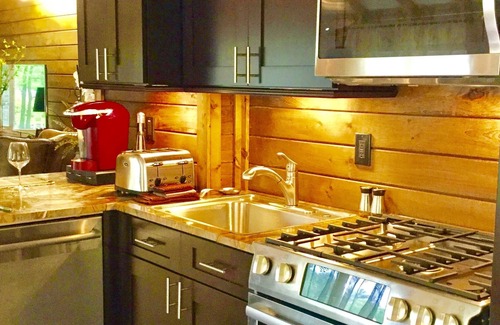 Topton House | Tranquil Haven Luxury Yurt - Cozy Glamping in a Luxury Creek Front Yurt Hot Tub