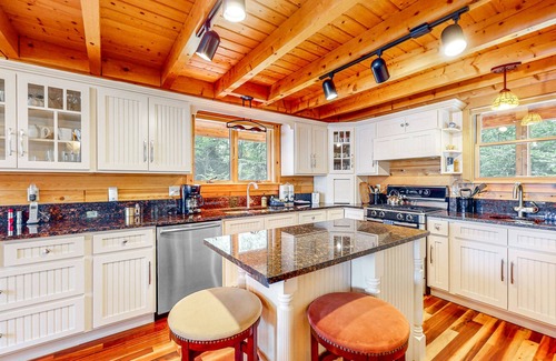Greenville House | Tranquil Haven | Secluded waterfront house with sauna, dock, kayaks, canoe, gym