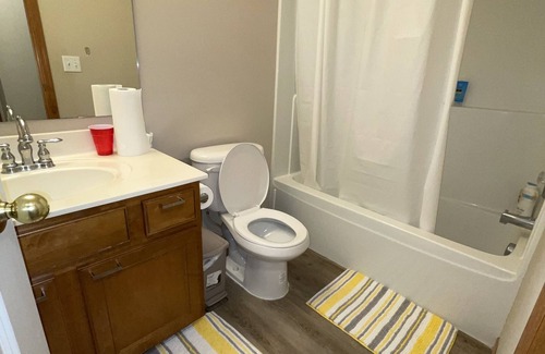 Brooklyn Park House | Tranquil Haven: Spacious- 2 bd 3ba home. 15 minutes from Downtown Minneapolis!n