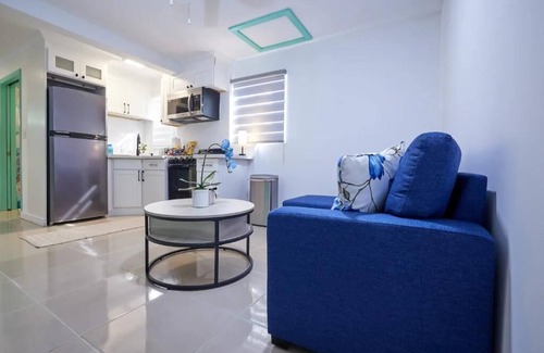 Nassau Cottage | Tranquil Haven: The Grey Cottage