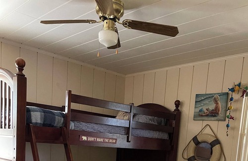 Waverly House | Tranquil Lake House: Dock, Beach, Unmatched Views – Your Serene Retreat Awaits!