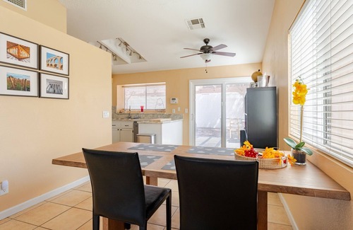 Desert Shores House | Tranquil Lakeside Escape: Your Ideal Getaway from the Vegas Strip!