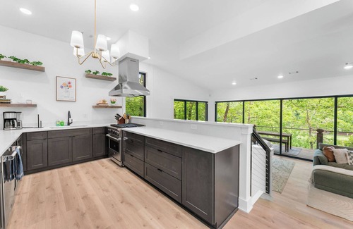 Northport House | Tranquil Lakeside Loft - Stunning Views & Serene Getaway