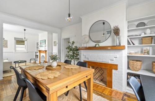 Invermay House | Tranquil Launceston Getaway - You'll fall in love!