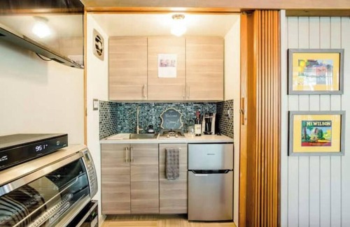 Sierra Madre Cottage | Tranquil Mid Century Guest House in Sierra Madre