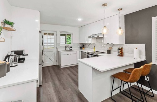 Doraville House | Tranquil Modern 3-BD Retreat in Foodie Paradise!