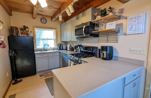 Madison House | Tranquil Mountain Views, Very Close to Beach, Fireplace at Hygge Hut Getaway
