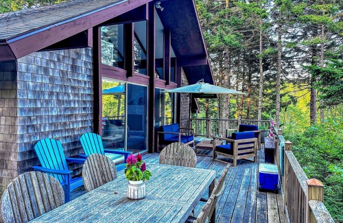 Southport House | Tranquil Ocean view home with a washer & dryer and a relaxing Deck
