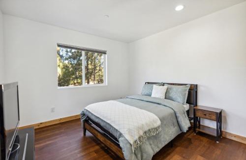 Pine Mountain Club House | Tranquil Pine Mountain Retreat cabin